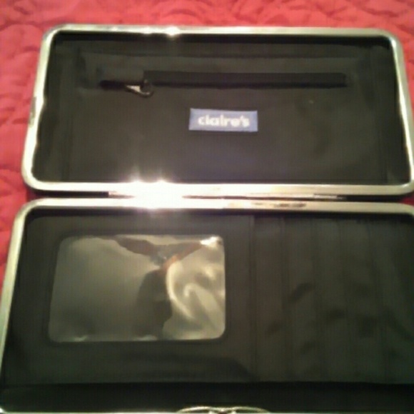 Wallet - Picture 2 of 3