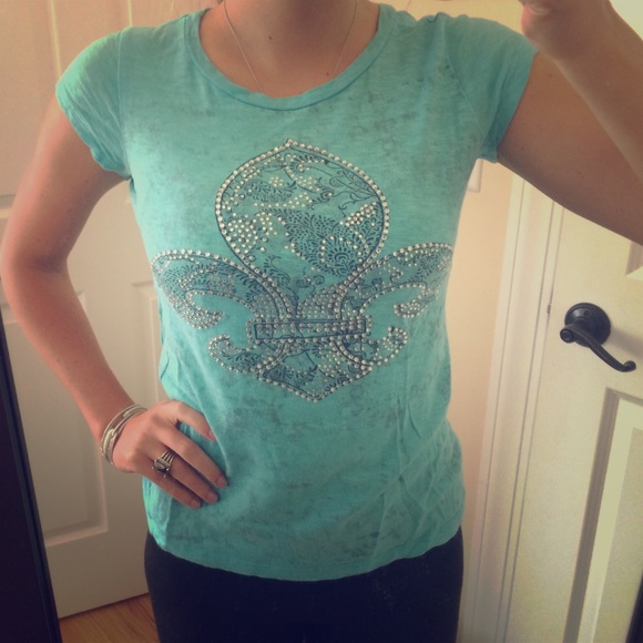 Small fleur de lis studded top