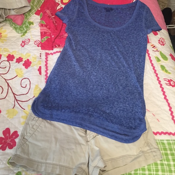 American eagle tan shorts and American eagle shirt