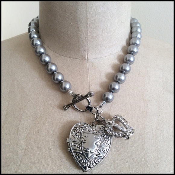 Juicy Couture Jewelry - 🌺HOST PICK 3/27🌺Juicy Couture Locket Necklace