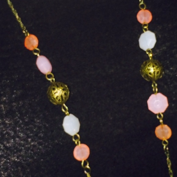 Pretty necklace, pink, corals & bronze NWT - Picture 3 of 4