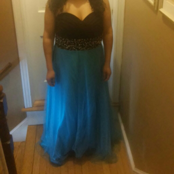 *SALE* Black &Turquoise Prom Dress w/ Sequin Waist