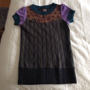 Short-sleeved, up cycled sweater
