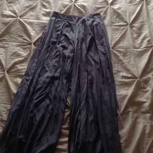 Sweet sinammon wide legged, high waisted pants.