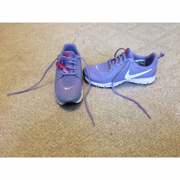 Nike tennis shoes