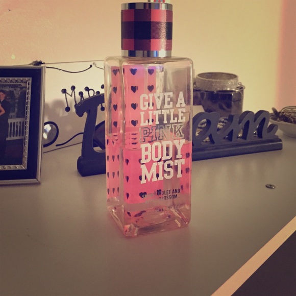 SOLD 🚫 VS PINK sweatshirt body spray