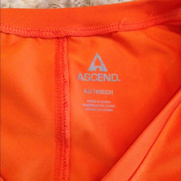 Workout Top!!! - Picture 2 of 4