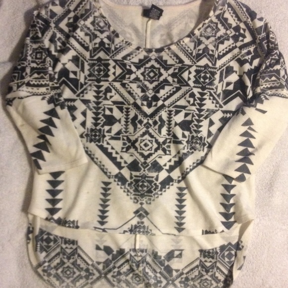 Rue 21 high low Aztec top