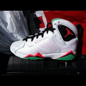 @BECKALAWRENCE IS FRAUD DONT DO ANYTHING W/THEM