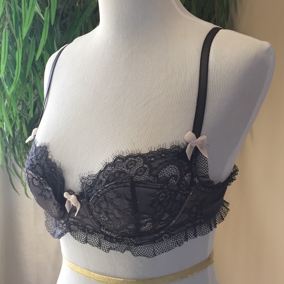 🍒REDUCED🍒Victoria's Secret lacy balconette