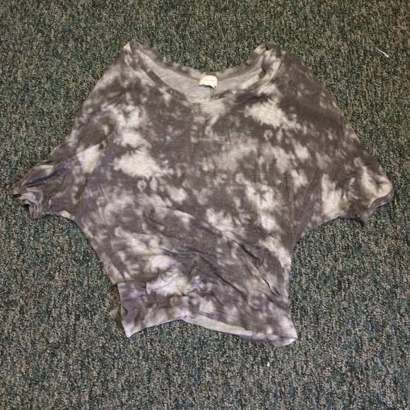 Tye-die off the shoulder top