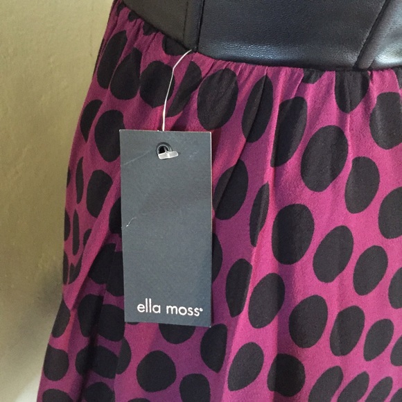 SOLD - Picture 3 of 4