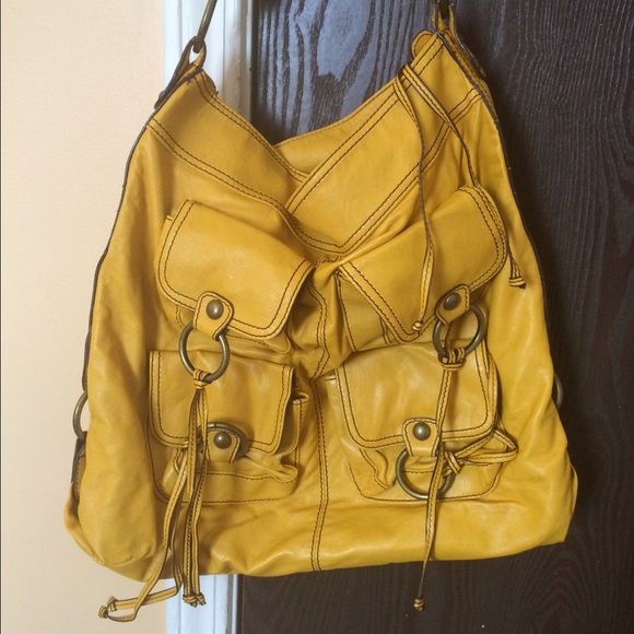 Chinese Laundry: open purse