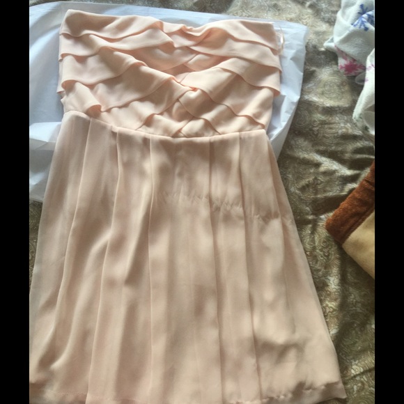 Express chiffon dress in blush size 8