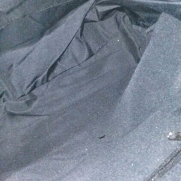 Handbags - Picture 3 of 4