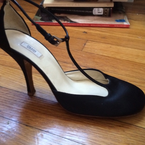 AUTHENTIC Prada Black T-Strap High Heels 8.5 - Picture 3 of 3