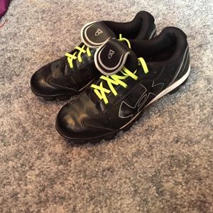 Under armour softball cleats (I can change laces)