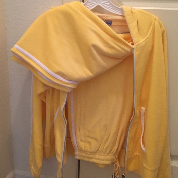 Sport suit - Picture 3 of 4