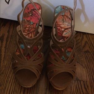 Strappy brown wedge sandals, never worn!