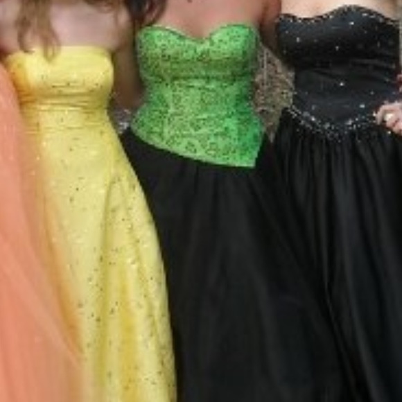 Prom dress - Picture 4 of 4