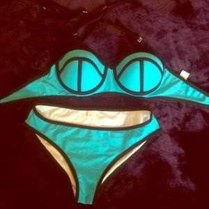 *Never worn* Triangl-inspired bikini