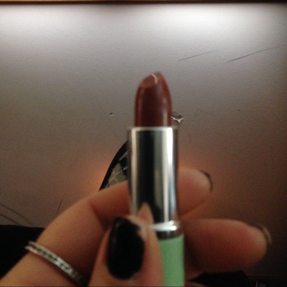 SOLD 🎀 NWOT full size Clinique lipsticks.