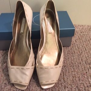 White Kitten Heel PeepToe! Perfect for Spring!