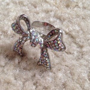 Silver bow ring