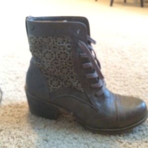 laced combat boots