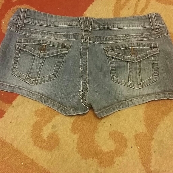 Short Shorts - Picture 2 of 3