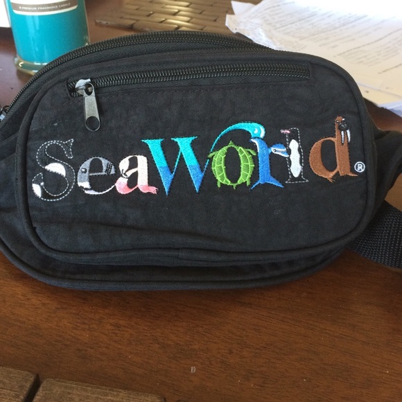 seaworld fanny pack