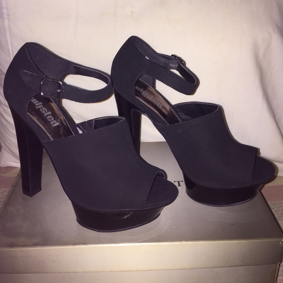 🔴TRADED with @von_na12 Black 4" Heel🔴 - Picture 3 of 4