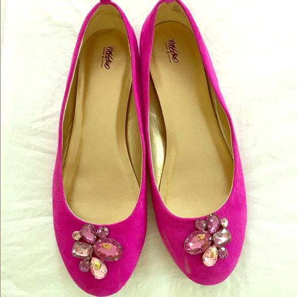 Beautiful fuschia flats dazzled with rhinestones