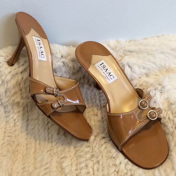 Isaac Mizrahi patent camel buckle heeled slides 10