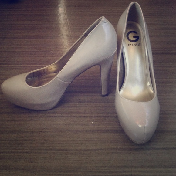 Guess Nude Pumps