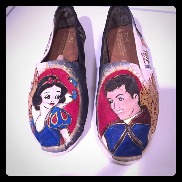 TOMS Shoes - hand painted. Toms Snow White size 10