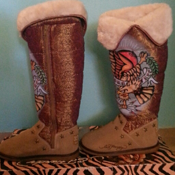Ed Hardy SNOWBLAZER Tattoo Boots with fur - Picture 1 of 4