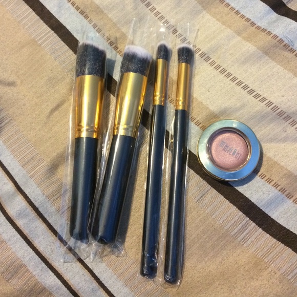 🚫Sold🚫Bundle: Makeup Brush+Eyeshadow