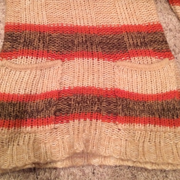 Sweater - Picture 4 of 4