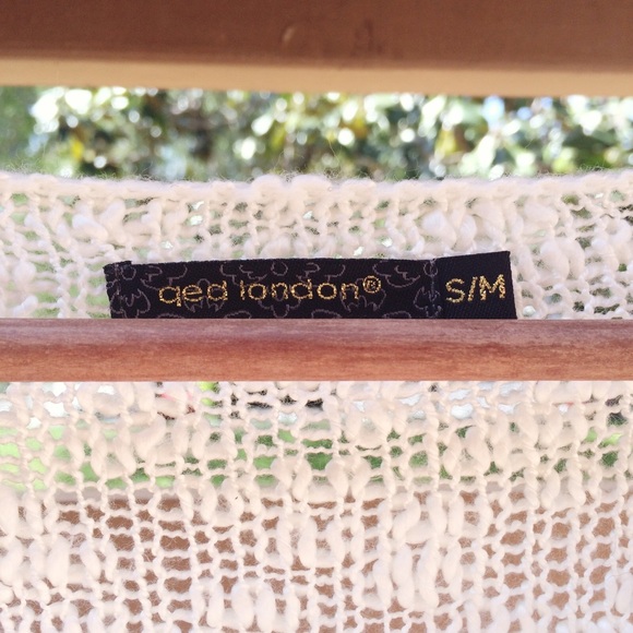 💌SOLD💌 LF Stores Lace Crochet Sweater in Cream - Picture 3 of 4