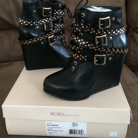 😭 SOLD! BCBG Larissa Booties