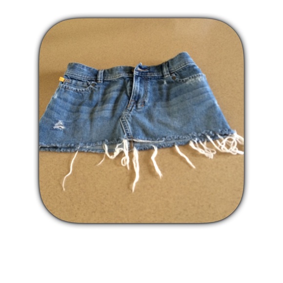 Hollister frayed mini skirt Sz 1