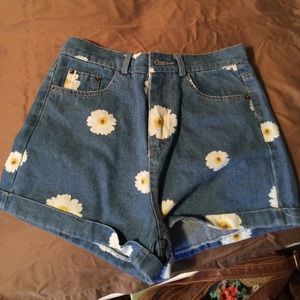 High waisted daisy shorts