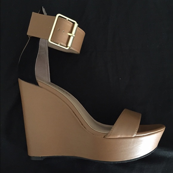 Juliane Hough wedges