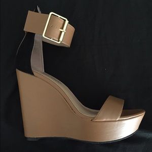 Juliane Hough wedges