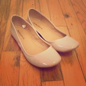 Nude ballet flats