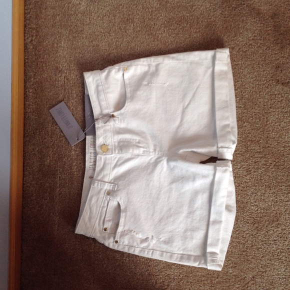 Jennifer Lopez Denim - 💥DONATING TODAY💥 Jennifer Lopez white shorts