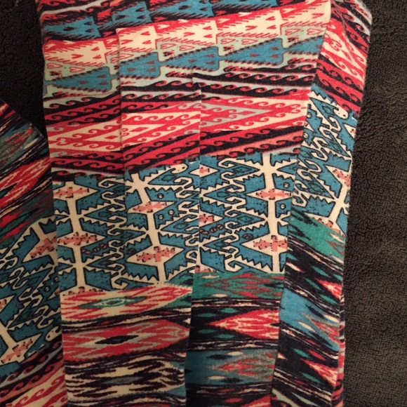 Aztec Printed Leggings - Picture 2 of 2