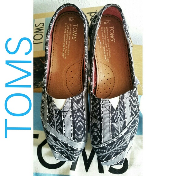 Brand New TOMS B&W Guatemalan Woven Flat