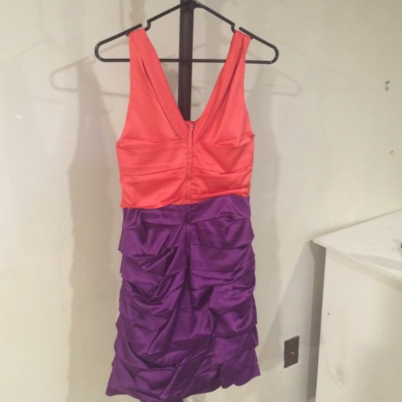 Express Ruched Dress - Picture 2 of 2